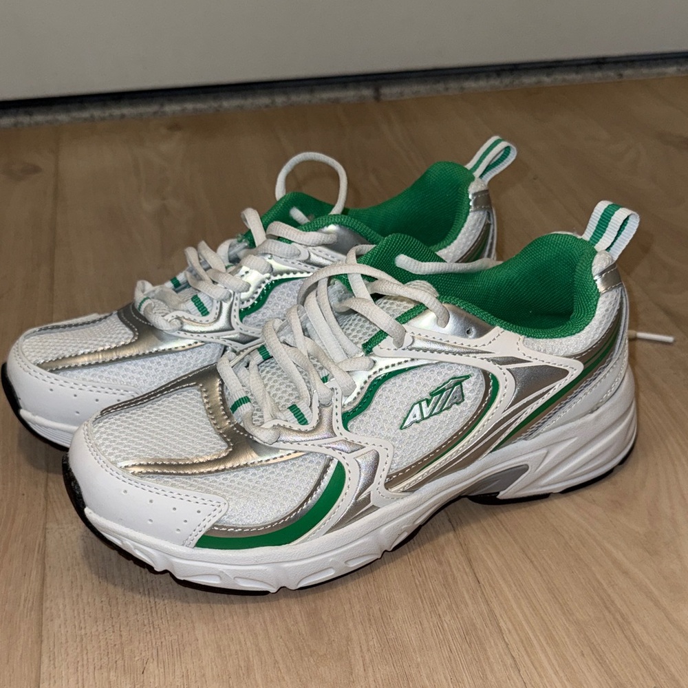 Women’s sneakers